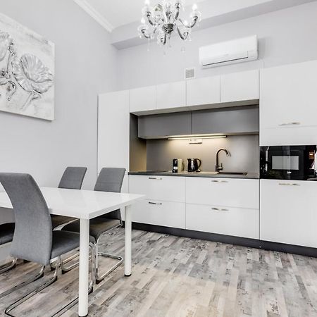 Apartment Thunovska 10 Прага Экстерьер фото