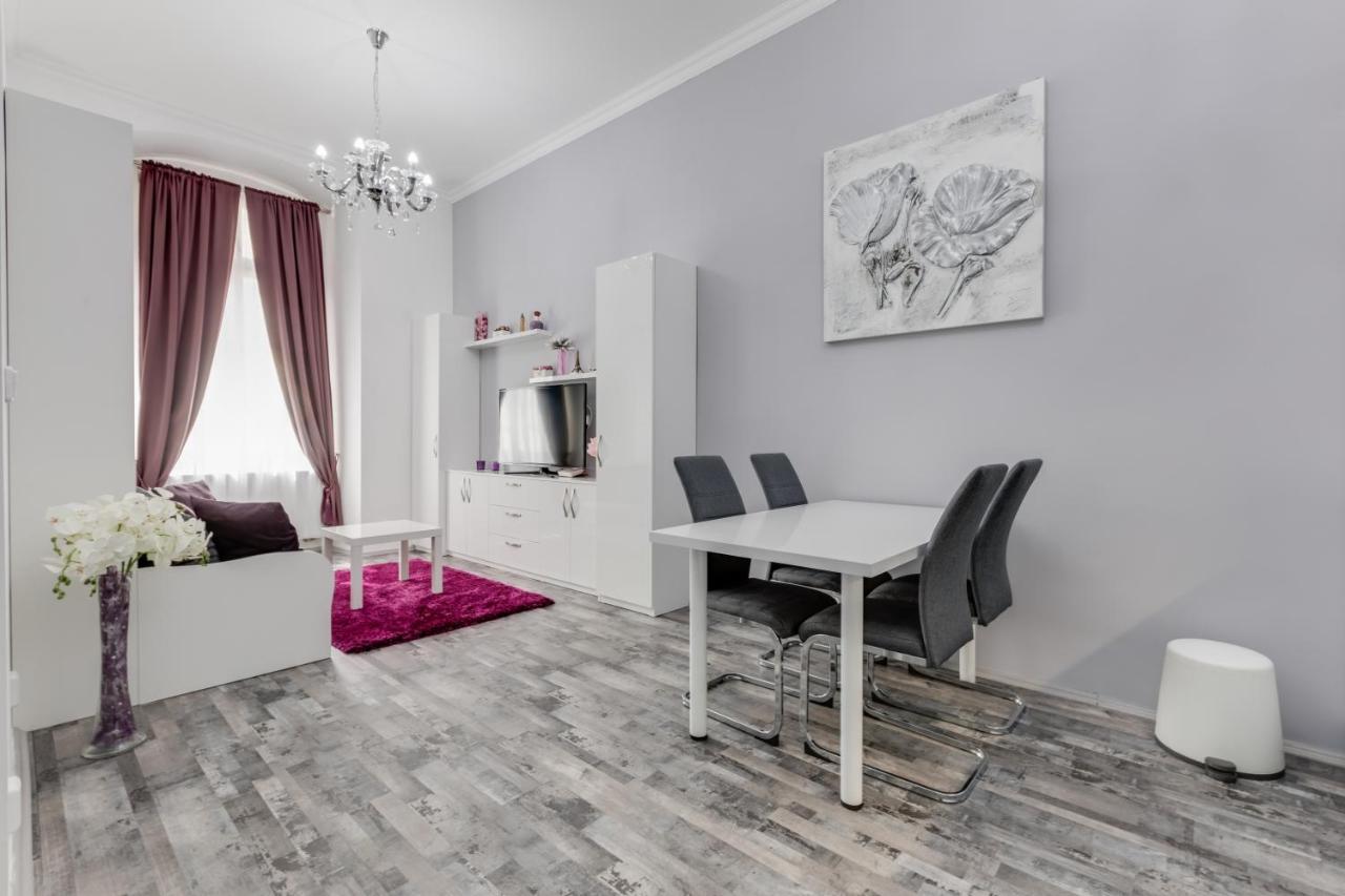 Apartment Thunovska 10 Прага Экстерьер фото