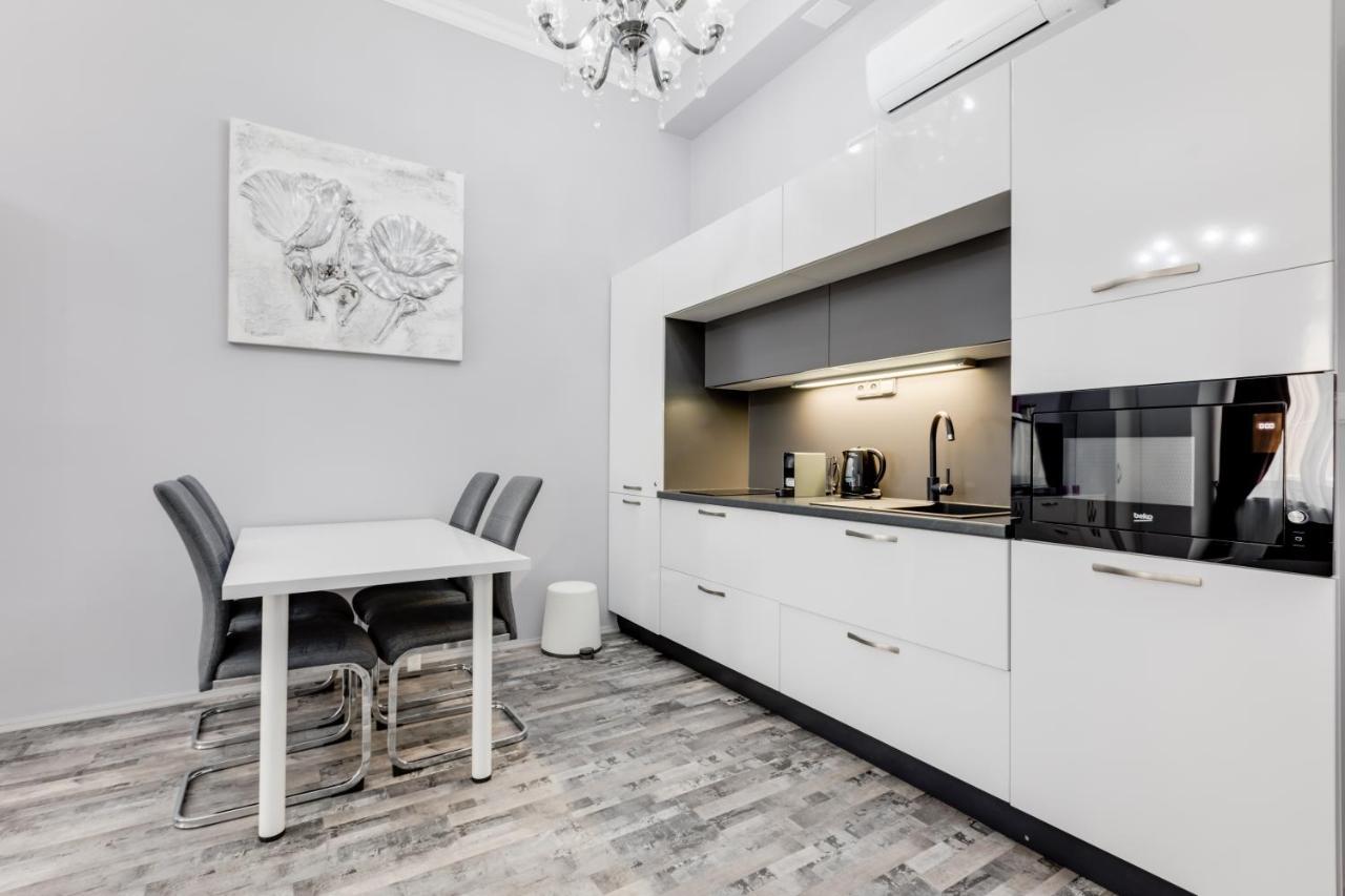 Apartment Thunovska 10 Прага Экстерьер фото