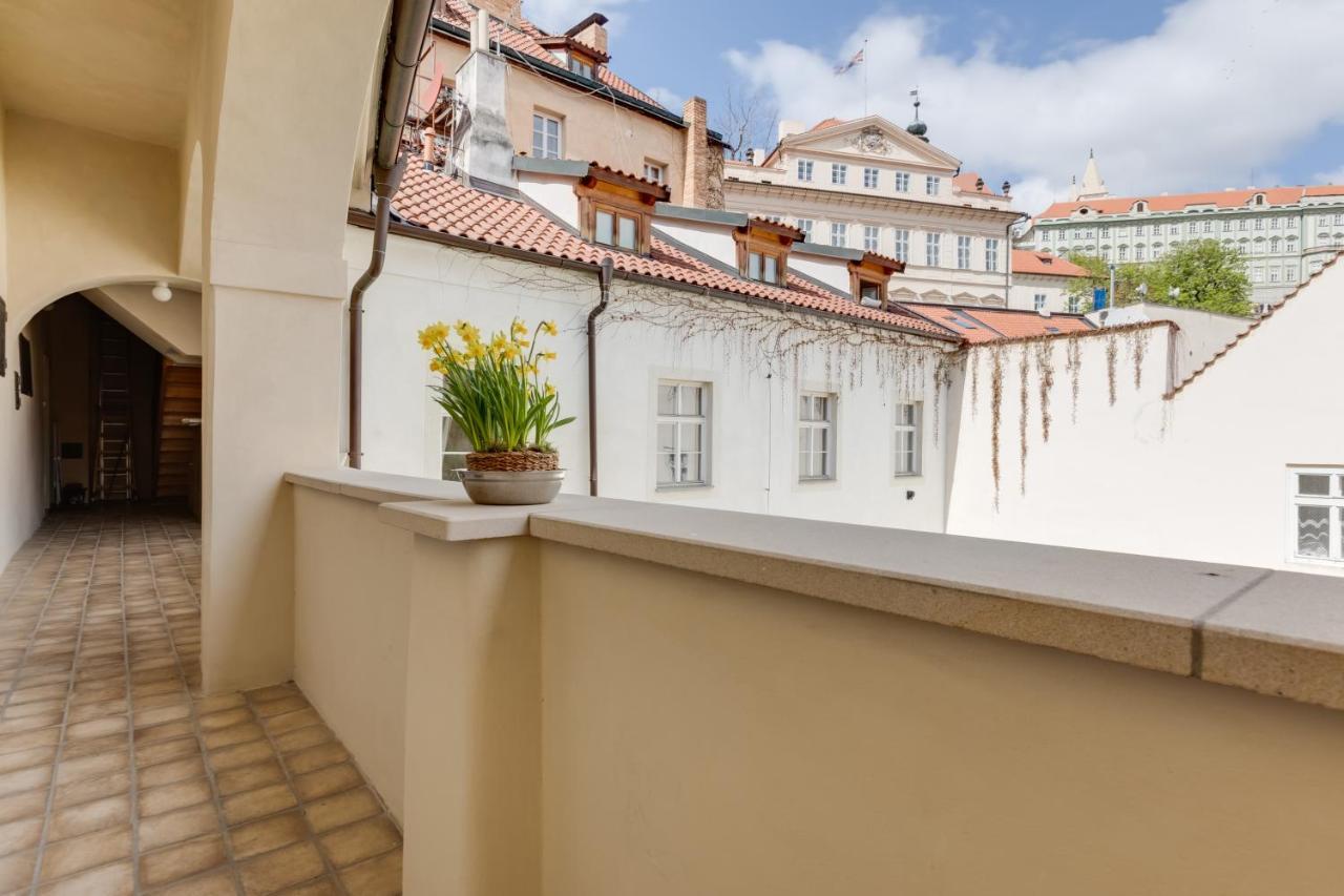Apartment Thunovska 10 Прага Экстерьер фото